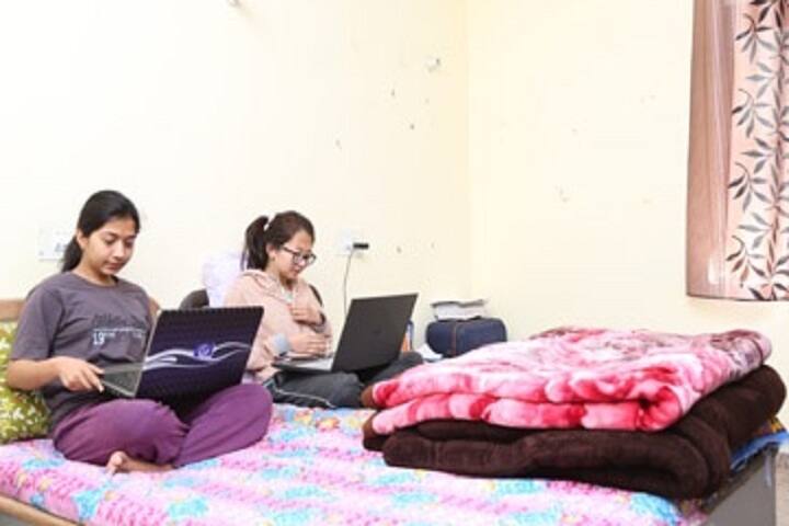 School of Pharmacy campus in Dehradun, Uttarakhand, India — photo 2