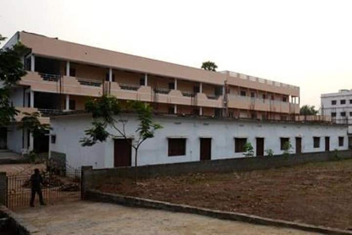 Rajiv Gandhi Degree College, Rajahmundry campus in Rajahmundry, Andhra Pradesh, India