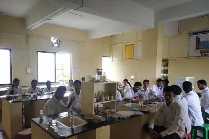 Shri Ramkrishna Paramhans College of Pharmacy campus in Parbhani, Maharashtra, India — photo 1