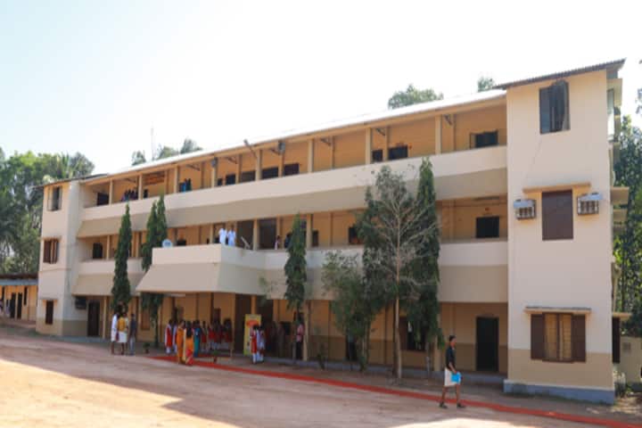 Sree Narayana College campus in Chengannur, Kerala, India — photo 1
