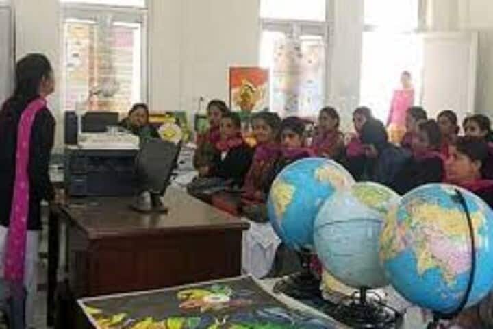 Karma Devi Smriti Mahavidyalaya campus in Basti, Uttar Pradesh, India — photo 4