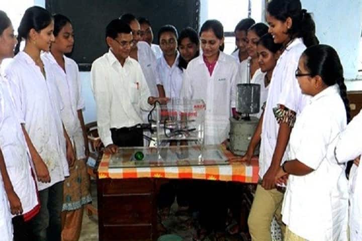 Shri M N College of Pharmacy campus in Khambhat, Gujarat, India — photo 4