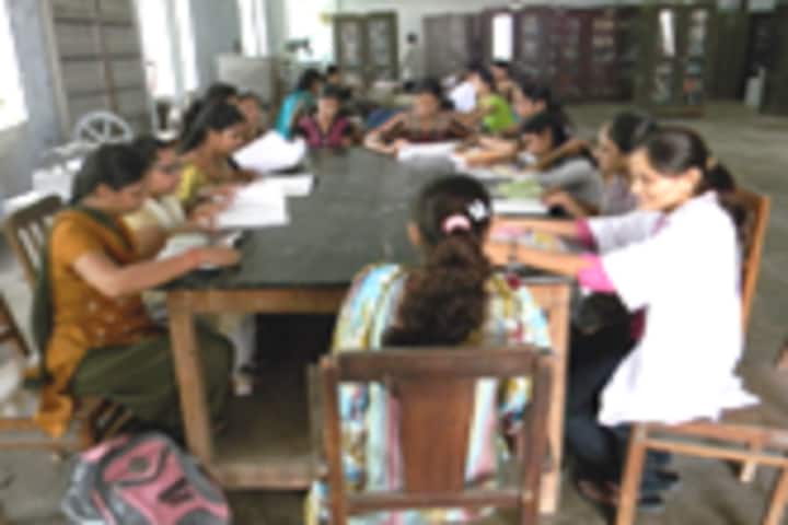 Shri M N College of Pharmacy campus in Khambhat, Gujarat, India — photo 6