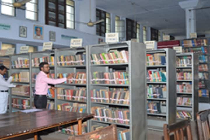 Vikramajit Singh Sanatan Dharma College campus in Kanpur, Uttar Pradesh, India — photo 3