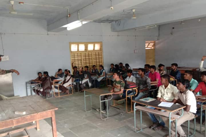Shri Prabhu Arts Science and JM Bohara Commerce College campus in Shorapur, Karnataka, India — photo 2