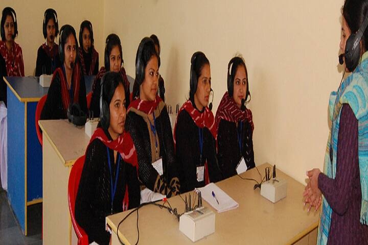 Patiala College of Education for Girls campus in Patiala, Punjab, India — photo 2