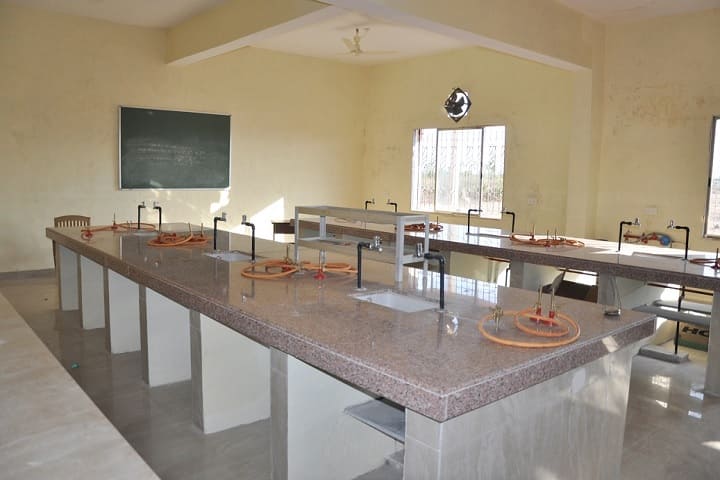 P Wadhwani College of Pharmacy campus in Yavatmal, Maharashtra, India — photo 4