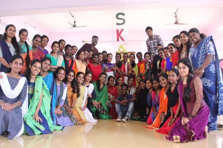 SNM Training College campus in Moothakunnam, Kerala, India — photo 5