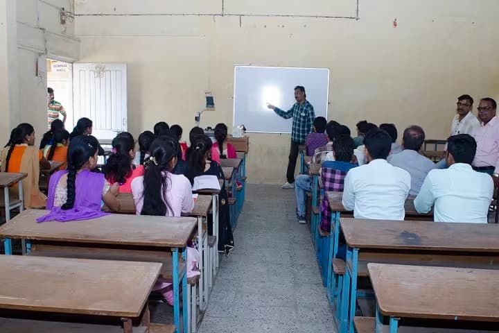 Shri Gulabrao Deokar Institute of Pharmacy and Research Center campus in Jalgaon, Maharashtra, India — photo 2
