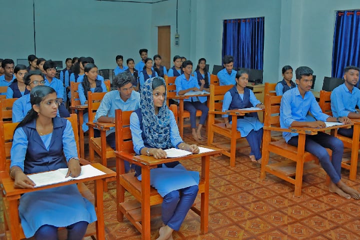 SNDP Yogam Arts and Science College campus in Kalichanadukam, Kerala, India — photo 3