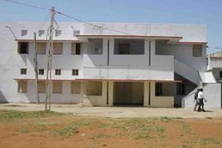 Shri BM Shah College of Pharmacy campus in Modasa, Gujarat, India — photo 3