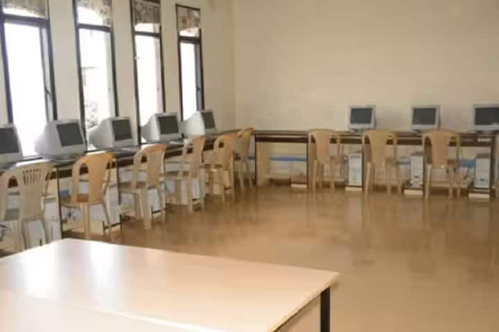 Asan Memorial College of Engineering and Technology campus in Kancheepuram, Tamil Nadu, India — photo 4