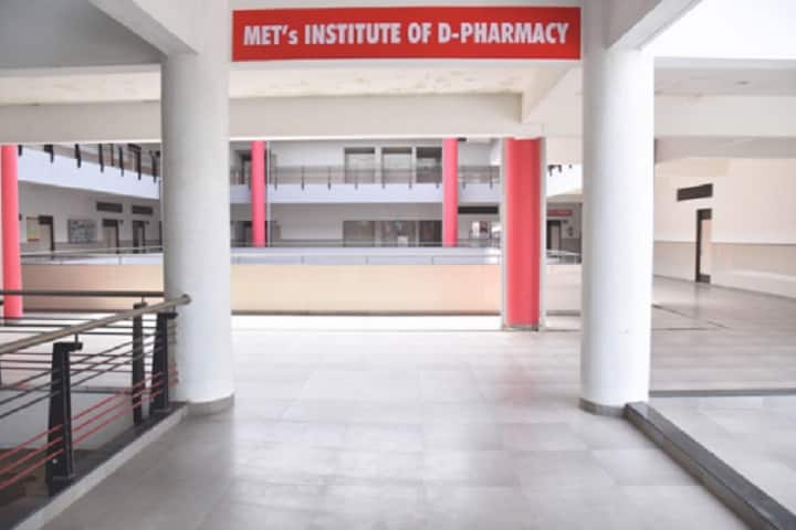 MET's Institute of D Pharmacy campus in Nashik, Maharashtra, India — photo 1
