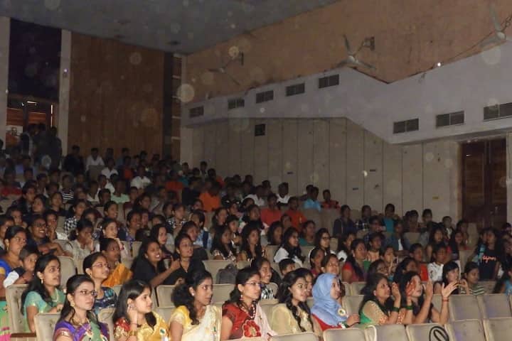 Shreeyash Institute of Pharmaceutical Education and Research campus in Aurangabad, Maharashtra, India — photo 1
