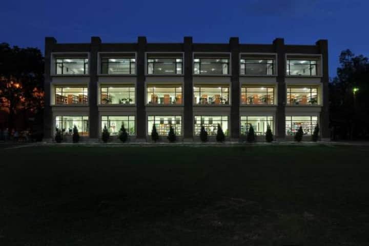 IMT Ghaziabad campus in Ghaziabad, Uttar Pradesh, India — photo 1
