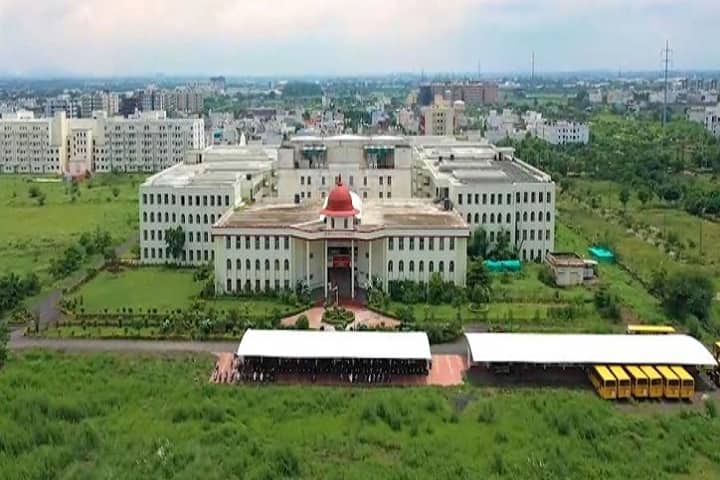 Oriental College of Pharmacy and Research campus in Indore, Madhya Pradesh, India — photo 1