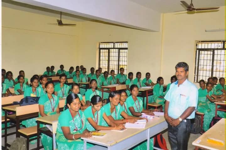 Adhiparasakthi College of Education campus in Ranipet, Tamil Nadu, India — photo 2