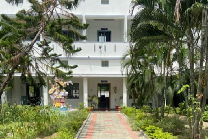 Sri Kalaimagal College of Education campus in Tirupattur, Tamil Nadu, India — photo 1