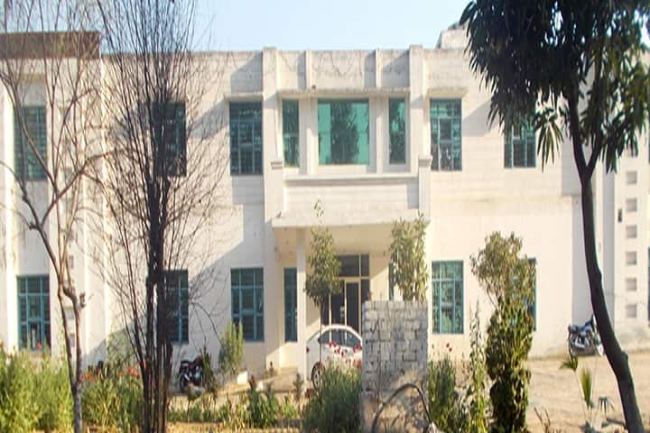 Onkar College of Pharmacy campus in Gharachon, Punjab, India — photo 1