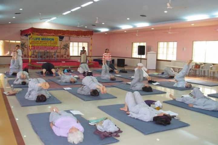 Lakulish Yoga University campus in Ahmedabad, Gujarat, India — photo 3