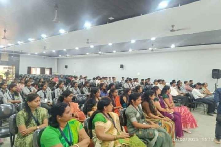 Madhukarrao Pandav College of Engineering campus in Bhilewada, Maharashtra, India — photo 2
