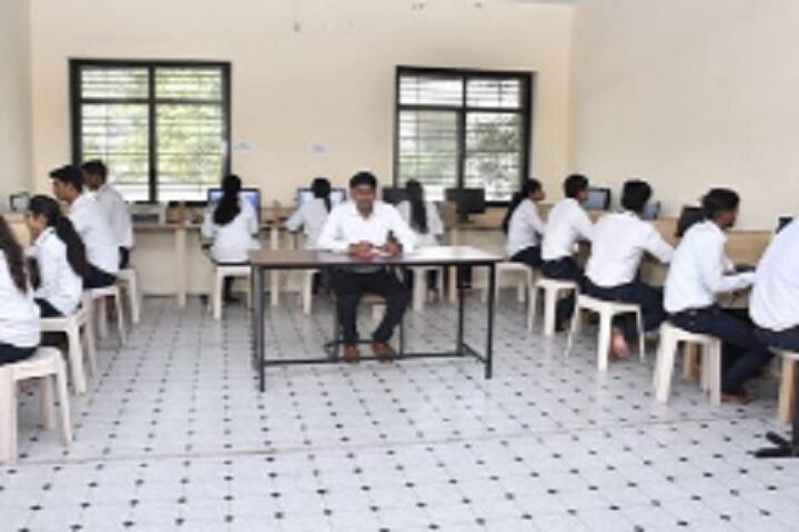 Shree Sureshdada Jain Institute of Pharmaceutical Education and Research campus in Jamner, Maharashtra, India — photo 6