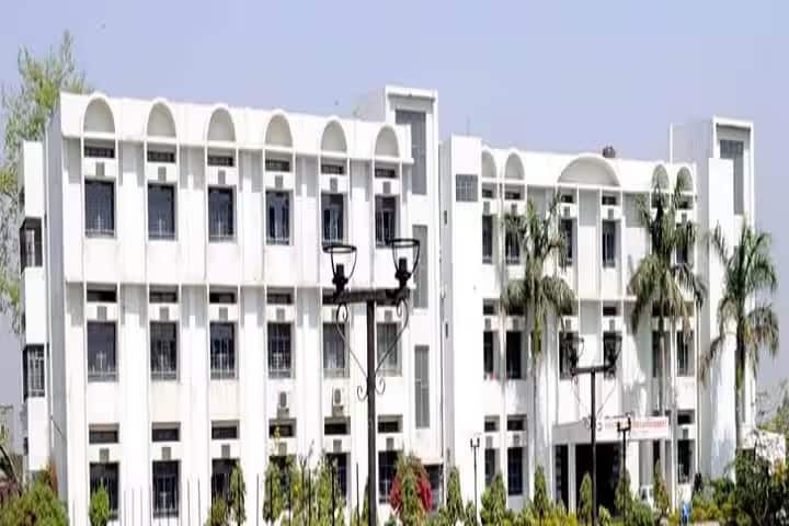 Maharaja Agrasen Mahavidyalaya campus in Bareilly, Uttar Pradesh, India — photo 1