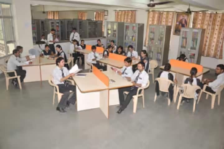 Maharaja Agrasen Mahavidyalaya campus in Bareilly, Uttar Pradesh, India — photo 4