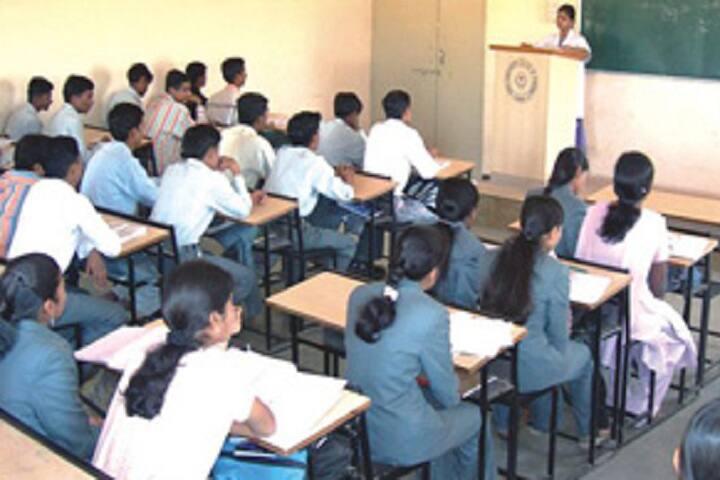 Shree Santkrupa College of Pharmacy campus in Satara, Maharashtra, India — photo 4