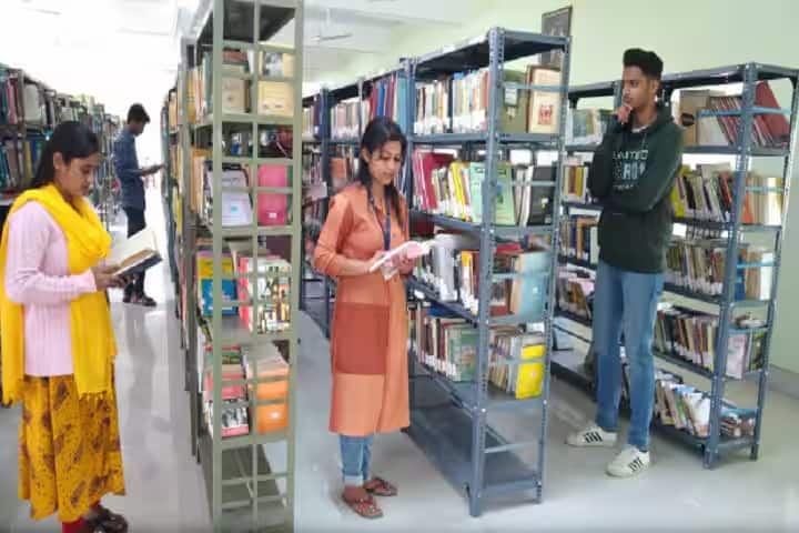 Malda College campus in Malda, West Bengal, India — photo 3