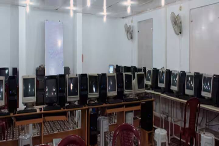Malda College campus in Malda, West Bengal, India — photo 5