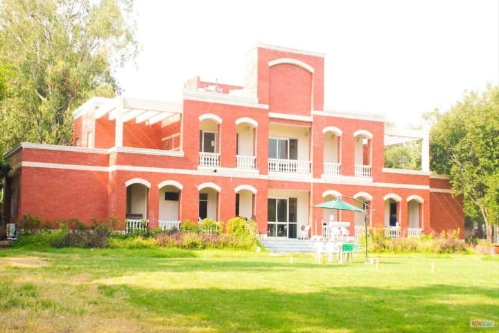 Daulat Ram College campus in New Delhi, Delhi, India