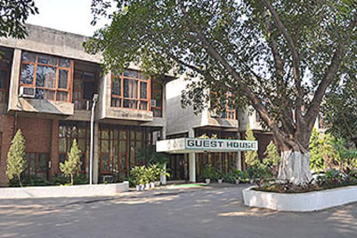 Guru Nanak Dev University College campus in Patti, Punjab, India — photo 2
