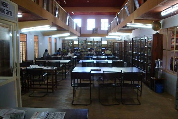 Lal Bahadur Arts Science and SB Solabanna Shetty Commerce College campus in Shivamogga, Karnataka, India — photo 5