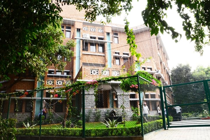 Hindu College Delhi campus in New Delhi, Delhi, India — photo 3