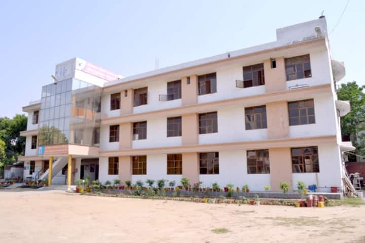 Raizada Dharam Das Institute of Education and Technology campus in Meerut, Uttar Pradesh, India — photo 1