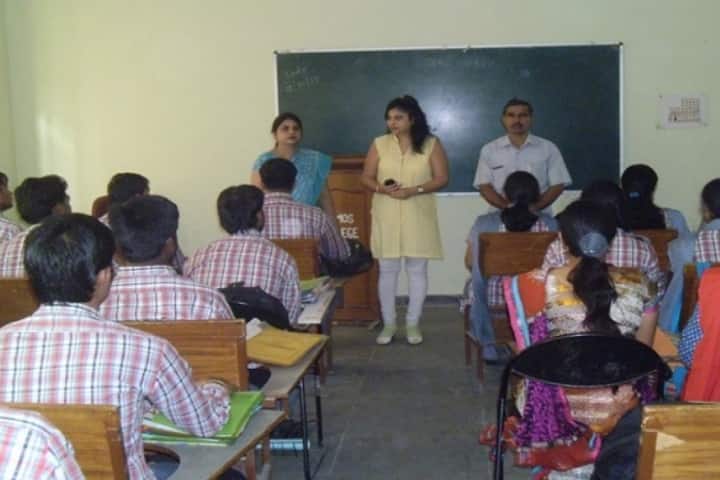 Cosmos College of Education campus in Noida, Uttar Pradesh, India — photo 3