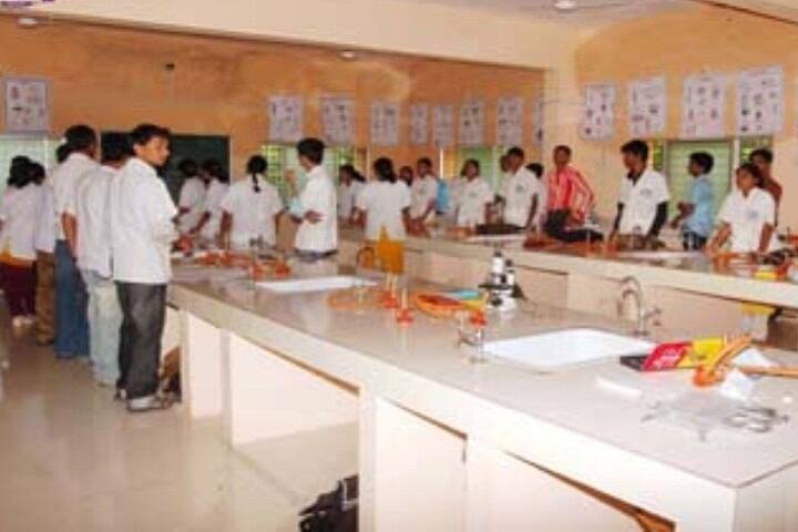 NR Vekaria Institute of Pharmacy and Research Centre campus in Junagadh, Gujarat, India — photo 4