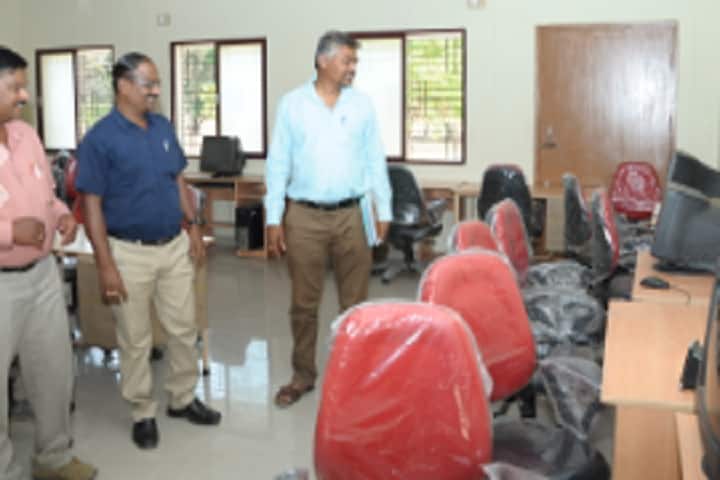 VV Sanghs Sha Bhawarlal Babulal Nahar College of Education campus in Hosapete, Karnataka, India — photo 4