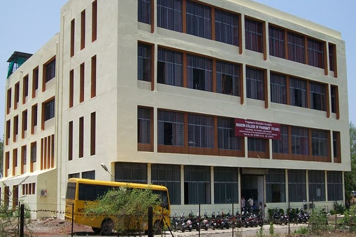 Progressive Education Society's Modern College of Pharmacy for Ladies campus in Pune, Maharashtra, India — photo 1