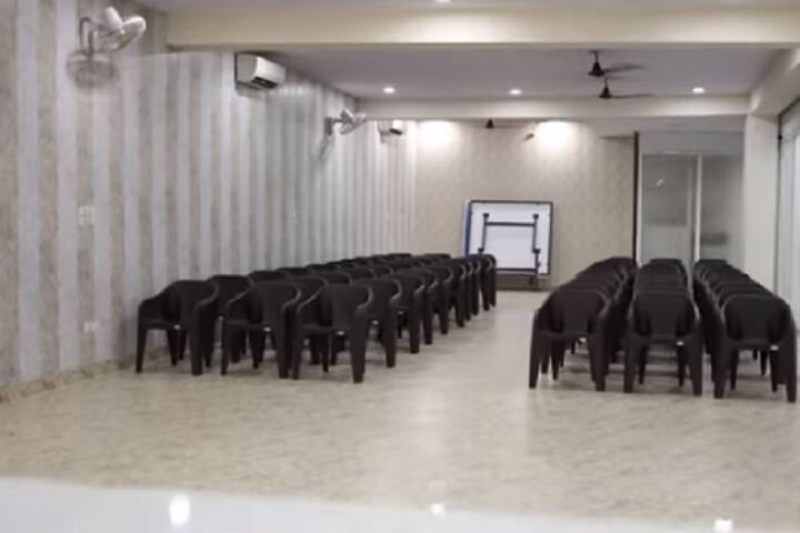 International School Of Business Studies campus in Gurgaon, Haryana, India — photo 4