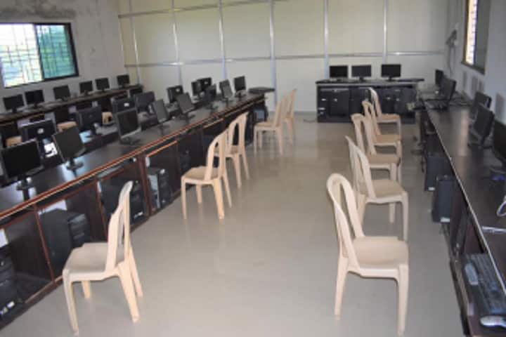 Shree PE Tatya Patil Institute of Pharmacy campus in Jalgaon, Maharashtra, India — photo 4
