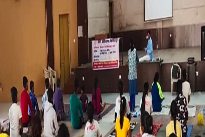 Government Narmada PG College campus in Hoshangabad, Madhya Pradesh, India — photo 3