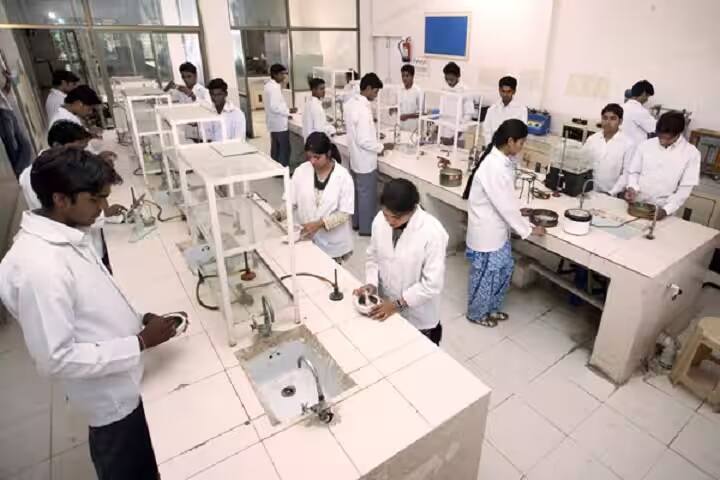 Technocrats Institute of Technology Pharmacy campus in Bhopal, Madhya Pradesh, India — photo 5