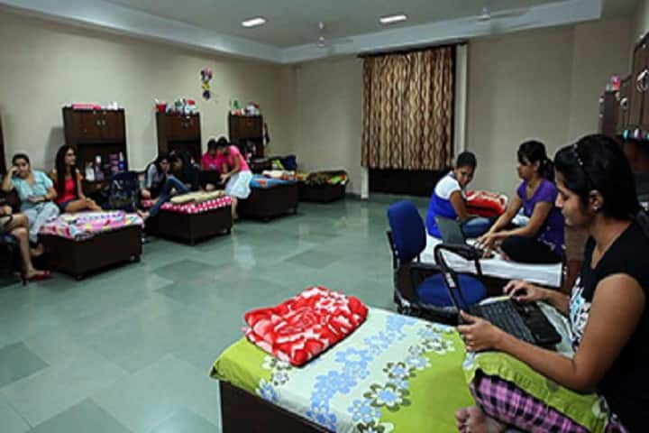Satyam School of Journalism and Mass Communication campus in Noida, Uttar Pradesh, India — photo 3