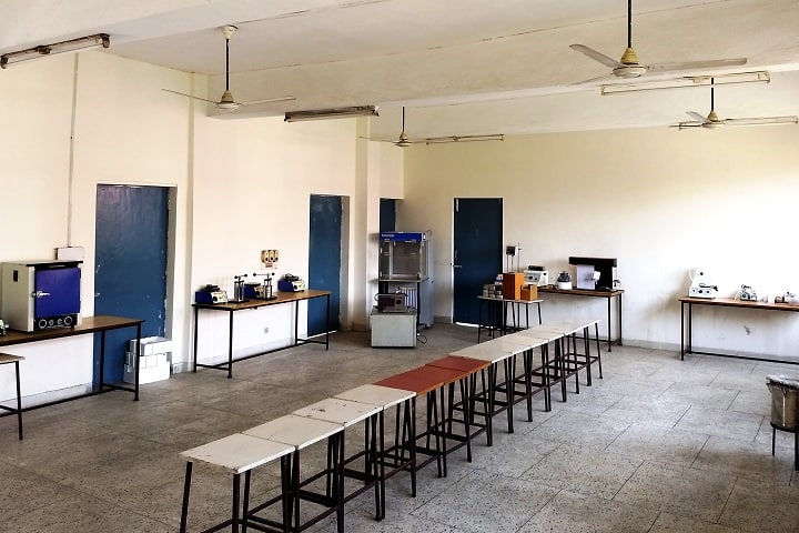 Ishan Institute of Pharmacy campus in Gautam Buddha Nagar, Uttar Pradesh, India — photo 4
