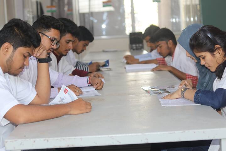 Noble College of Pharmacy campus in Gulbarga, Karnataka, India — photo 4