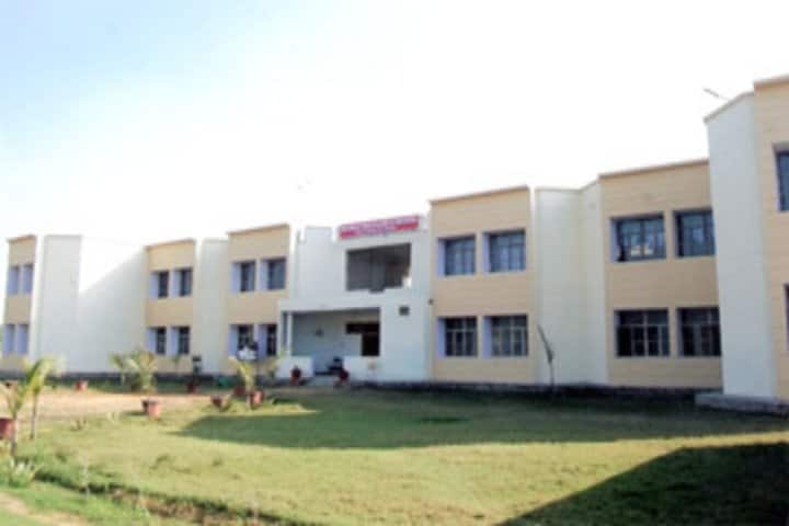 Rao Ranjeet Singh College of Education campus in Rewari, Haryana, India — photo 1