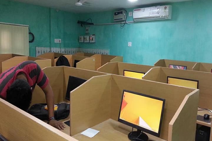 Utkalmani Gopabandhu Smruti Mahavidyalaya campus in Puri, Odisha, India — photo 3