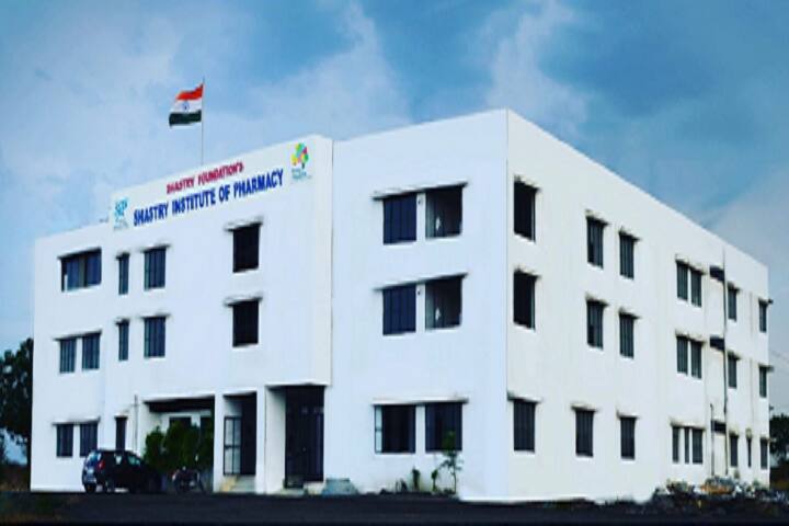 Shastry Institute of Pharmacy campus in Jalgaon, Maharashtra, India — photo 1